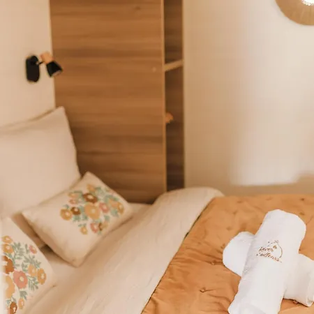 Roulotte Au Coeur Des Animaux - Insolite Lodge *